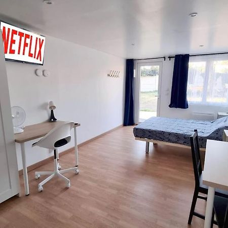 Studio En Rez De Jardin Avec Terrasse Privee - Le Petit Chateau Avesnois - Tv - Wifi - Logement Complet Avesnes-sur-Helpe Kültér fotó