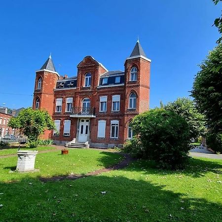 Studio En Rez De Jardin Avec Terrasse Privee - Le Petit Chateau Avesnois - Tv - Wifi - Logement Complet Avesnes-sur-Helpe Kültér fotó