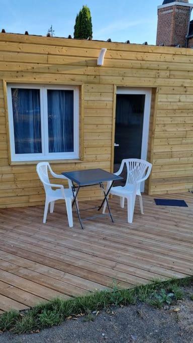 Studio En Rez De Jardin Avec Terrasse Privee - Le Petit Chateau Avesnois - Tv - Wifi - Logement Complet Avesnes-sur-Helpe Kültér fotó